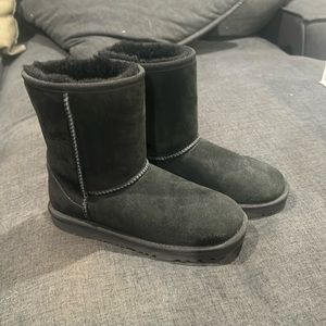 Black Ugg boots size 4 girls